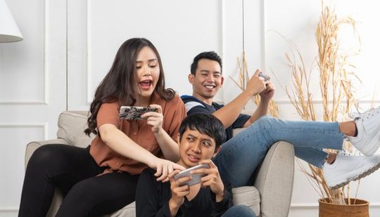 tứ sắc di động 8Day